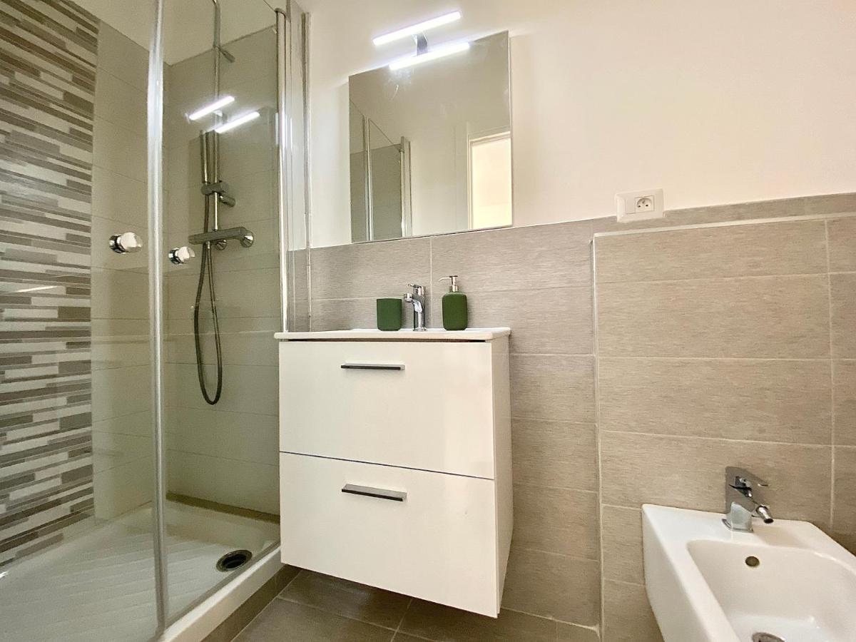 Montee Fleurie Appartement Menton Buitenkant foto